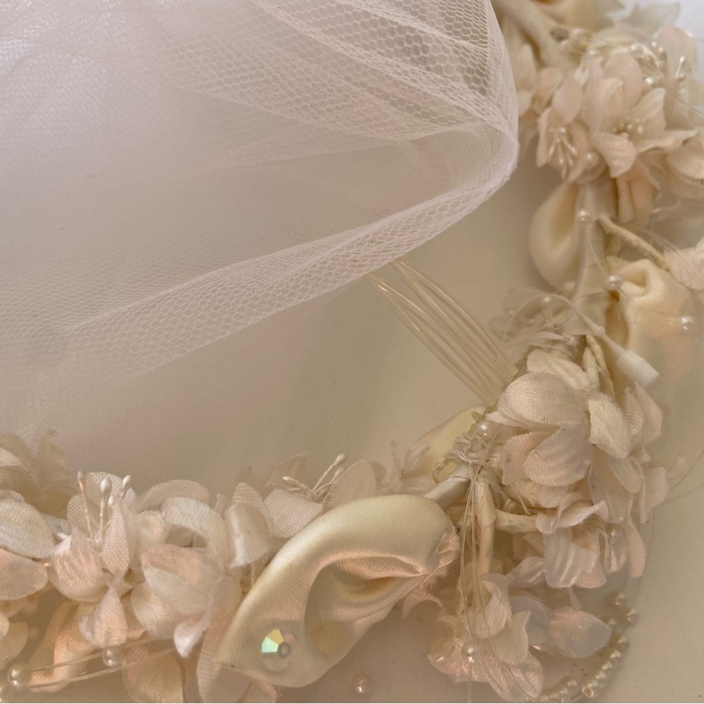 Vintage cream satin floral wedding headband veil - Picture 7 of 7